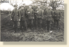 Crew carrying Artillery Luger pistols and Trommelmagazines. All Rights Reserved.